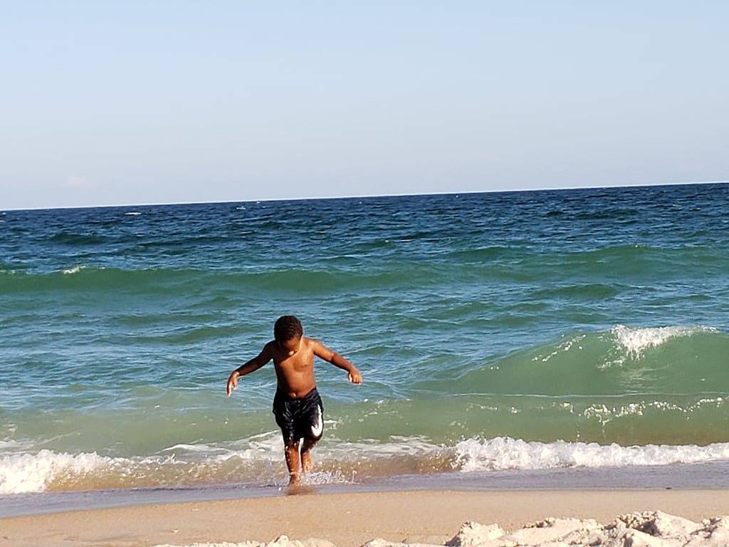 Ganze Wohnung, Monthly winter rates. Ground floor. Heart of Surf City. 515 N. Shore Dr. Apt. #3 in Surf City, Topsail Island