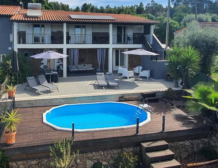 Location de vacances pour 2 personnes, avec Balcon et Terrasse ainsi que Jardin et Piscine dans Aguda