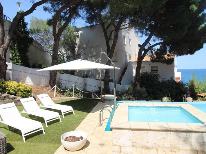 Gîte pour 6 personnes, avec Terrasse ainsi que Jardin et Piscine à Llançà - 4