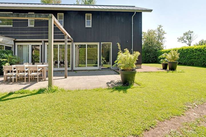 Ferienhaus für 8 Personen, mit Terrasse und Garten