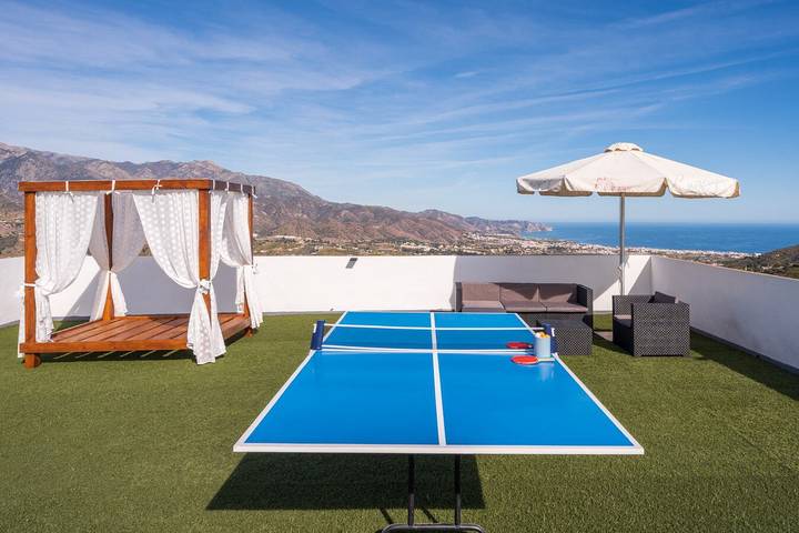 Villa pour 8 personnes, avec vue sur l’océan ainsi que piscine et jardin à Torrox - 3