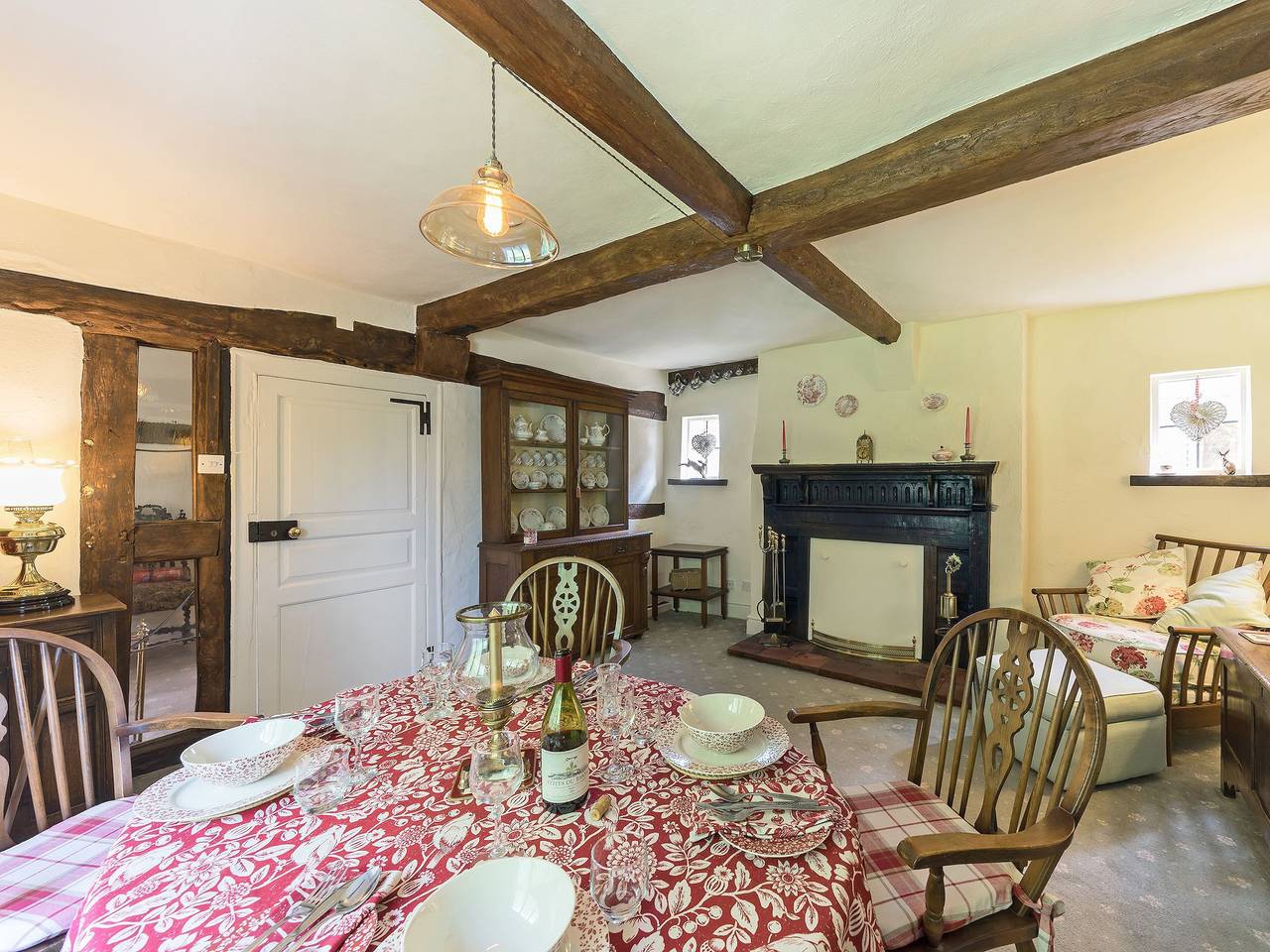 Manor Cottage in Eckington, The Cotswolds