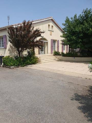 Gîte pour 6 personnes, avec piscine et jardin à Camaret-sur-Aigues