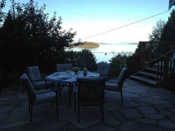 Cabin Rentals And Lodges for 6 Guests in Salt Spring Island Electoral Area, Victoria - Vancouver Island, Picture 3