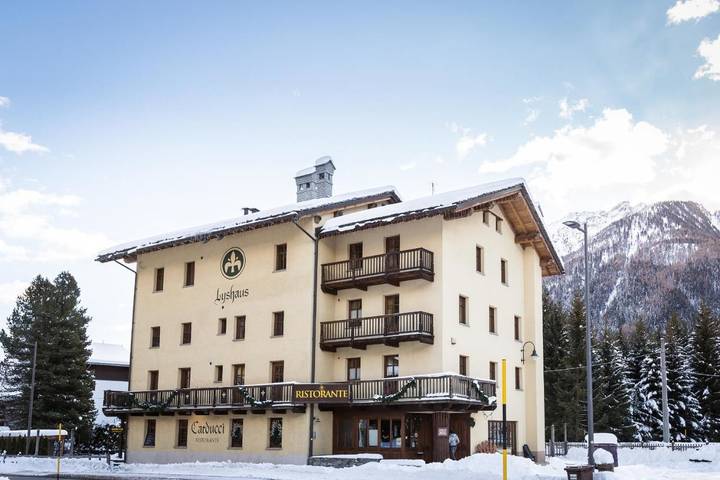 Appartamento per 4 persone, con Balcone e Terrazza nonché Giardino e Panorama a Comune di Gressoney-Saint-Jean
