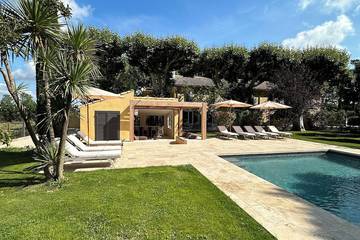 Location de vacances pour 10 personnes, avec jardin à Cabannes
