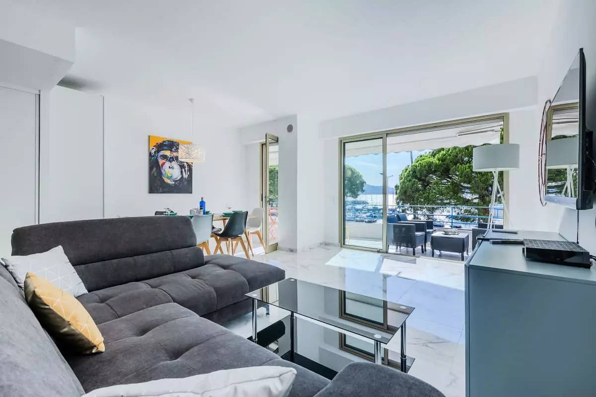 Appartement entier, 90m2 sur la Croisette avec terrasse & vue mer in Cannes, Côte méditerranéenne (France)