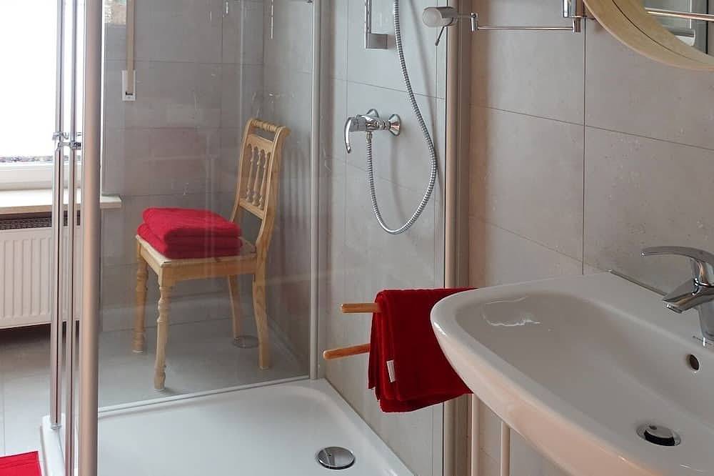 Ganze Wohnung, Moderne Ferienwohnung Beim Burgberg mit Blick ins Grüne in Bad Abbach, Ostbayern