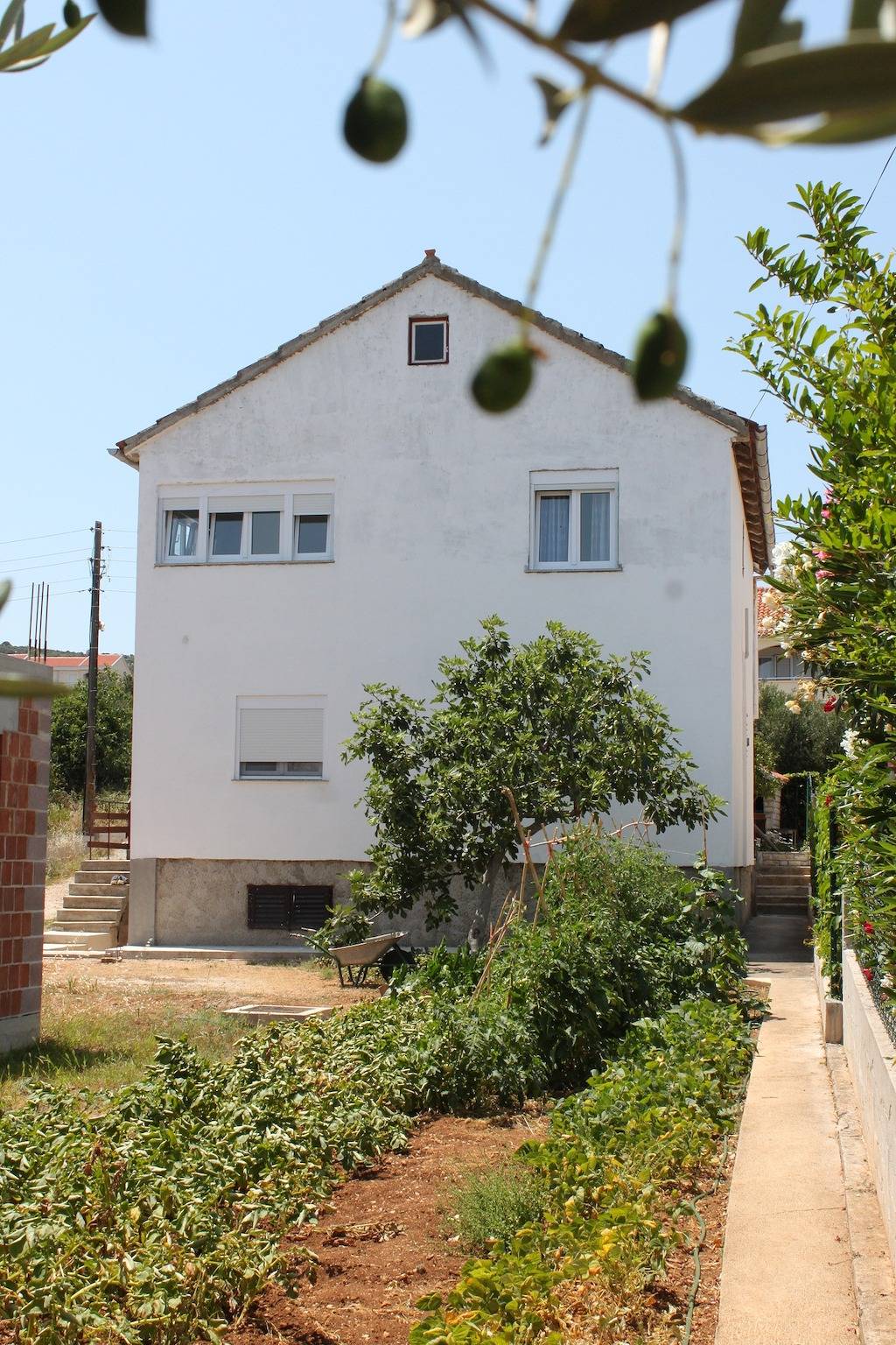 Ganze Wohnung, 3-Zimmer-Ferienwohnung am Strand Tkon, Pasman A-8244-b in Tkon, Pasman