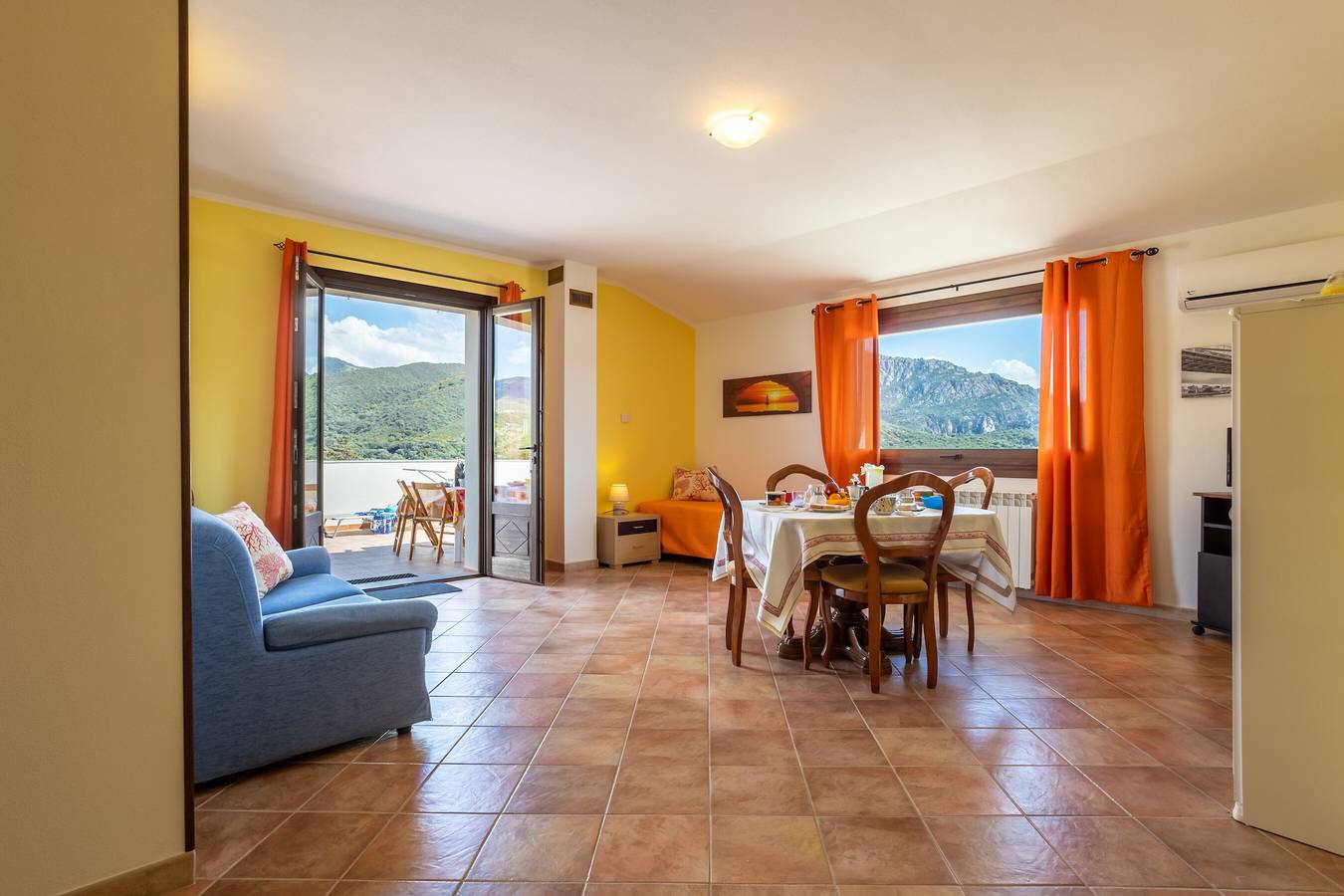 Ganze Wohnung, Ferienwohnung „Casa Vacanza Con Vista Panoramica“ mit Bergblick, privater Terrasse & Wlan in Viddalba, Sassari Provinz