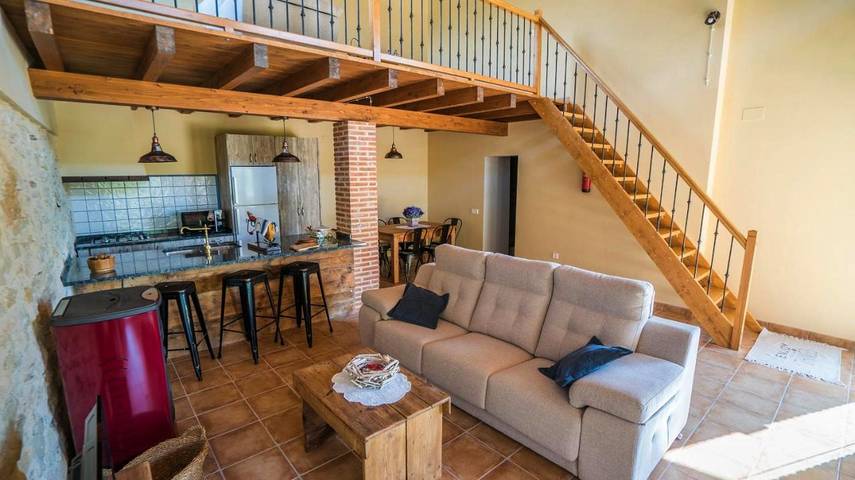 Casa rural con piscina para 8 personas, con vistas además de piscina y jardín en Provincia de Teruel - 4