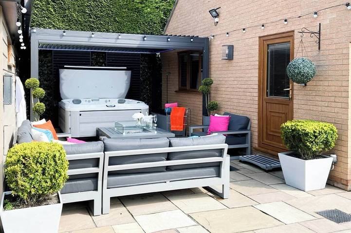 Cottage for 4 people, with garden and hot tub, with pets in Norfolk