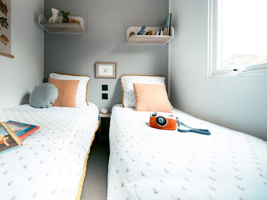 Camping Clair de Lune - Mobilhome 4 personnes - Azur Sérénité 25 m² - 3 pièces - 2 chambres - Climatisation in La Madrague, Hyeres