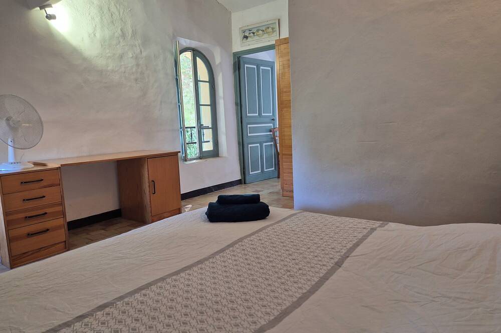 Magnifique Maison Familiale Avec vue sur la Baie de Sanary in Ollioules, Toulon region