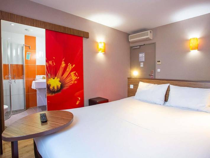 Hôtel pour 2 personnes, avec jardin ainsi que piscine et vue, animaux acceptés