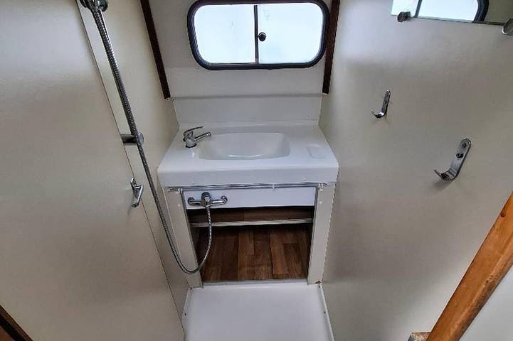 Péniche pour 5 personnes à Chenillé-Changé - 4