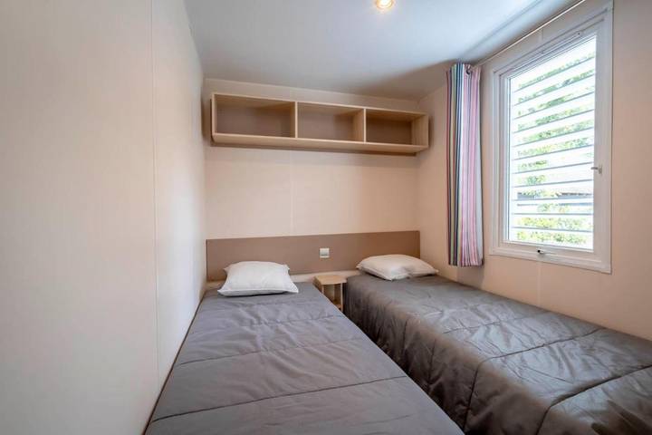 Hôtel pour 4 personnes, avec Terrasse ainsi que Piscine et Vue à Salies-de-Béarn - 3