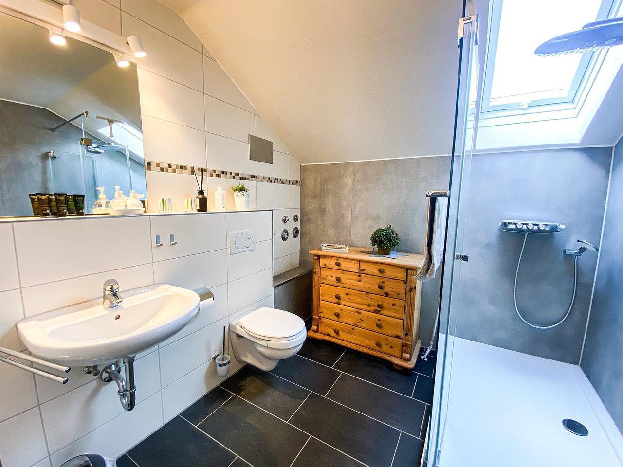 Ganze Ferienwohnung, Appartement/Fewo, Bad, Wc, Balkon in Thalkirchdorf, Oberstaufen