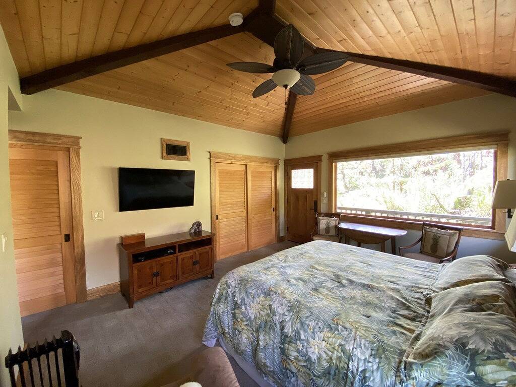 Volcanoes Nationalpark Geöffnet! Private 3-Acre Estate, 3 Luxus-Suiten, Hot Tub in Royal Hawaiian Estates, Volcano