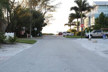 Cabin for 8 Guests in Holmes Beach, Anna Maria Island, Picture 1