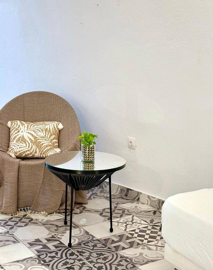 Chambre d’hôte pour 2 personnes, avec jardin à Perissa