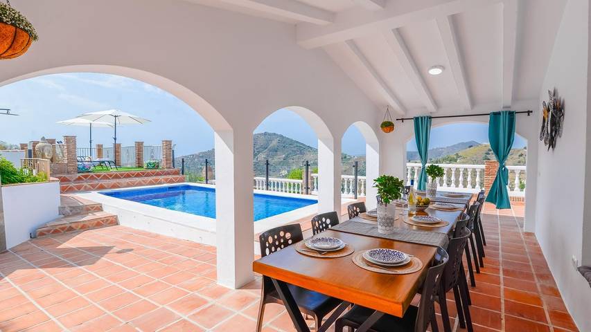 Finca für 11 Personen, mit Pool und Balkon/Terrasse in Cómpeta - 2