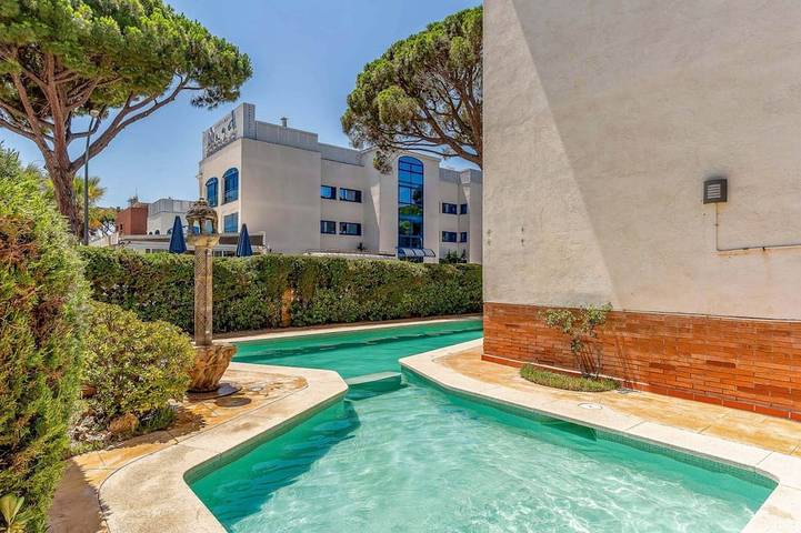 Ferienhaus für 2 Personen, mit Balkon und Pool - 1