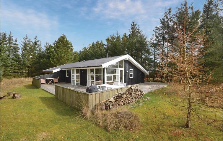 Ferieudlejning for 6 personer, med Terrasse og Have samt Sauna i Thorup Strand