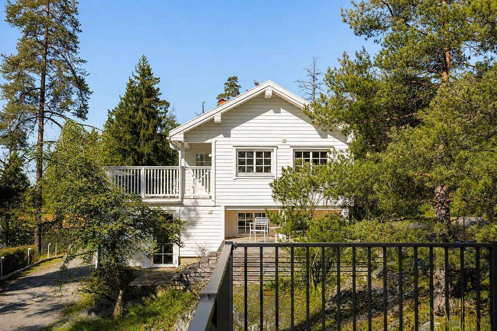 Lakefront Villa in Saltsjöbaden near Stockholm in Nacka, Stockholmer Schärengarten