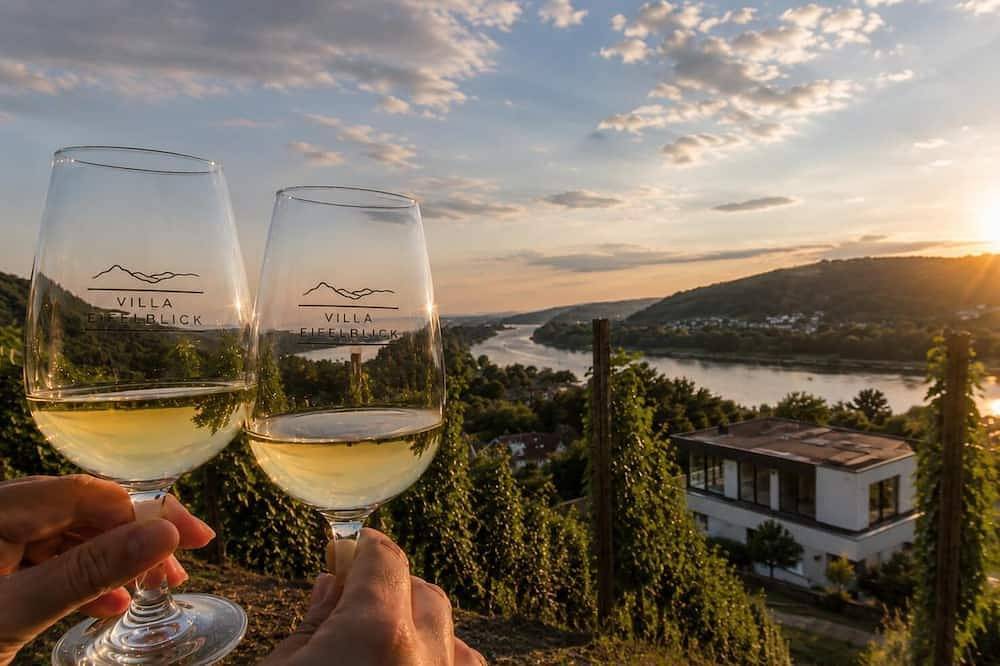 Ganze Wohnung, Sonnenuntergänge inklusive - Premium Penthouse mit Weitblick in Rheinbreitbach, Mittelrhein