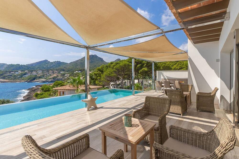 Amazing home in Sa Font de Sa Cala in Cala Provençal, Capdepera