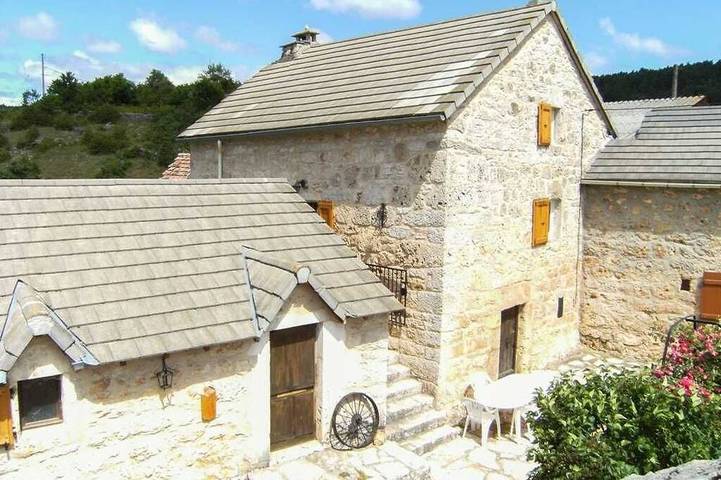 Location de vacances pour 4 personnes, avec jardin à Laval-du-Tarn