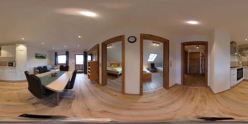 Ganze Ferienwohnung, Fewo Schlossweiher mit Balkon und Panoramablick in Seeg, Bayerisch Schwaben