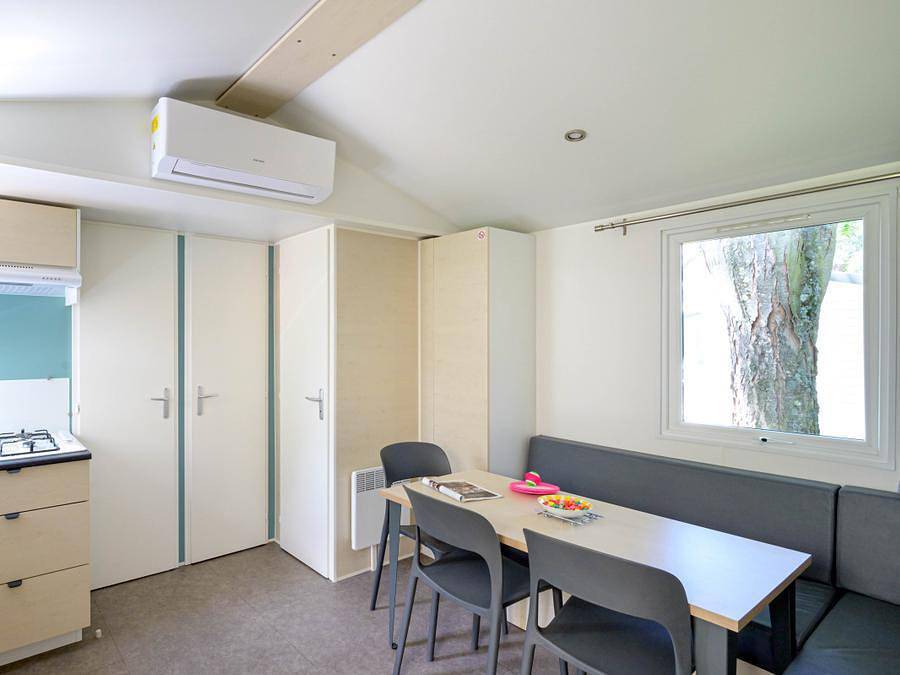 Camping Le Château - Mobilheim 6 personen - Mobilheim Confort 29m² 3 Zimmer + überdachte Terrasse + Klimaanlage + Tv 6 Pers. in Hauterives, Valence und Umgebung