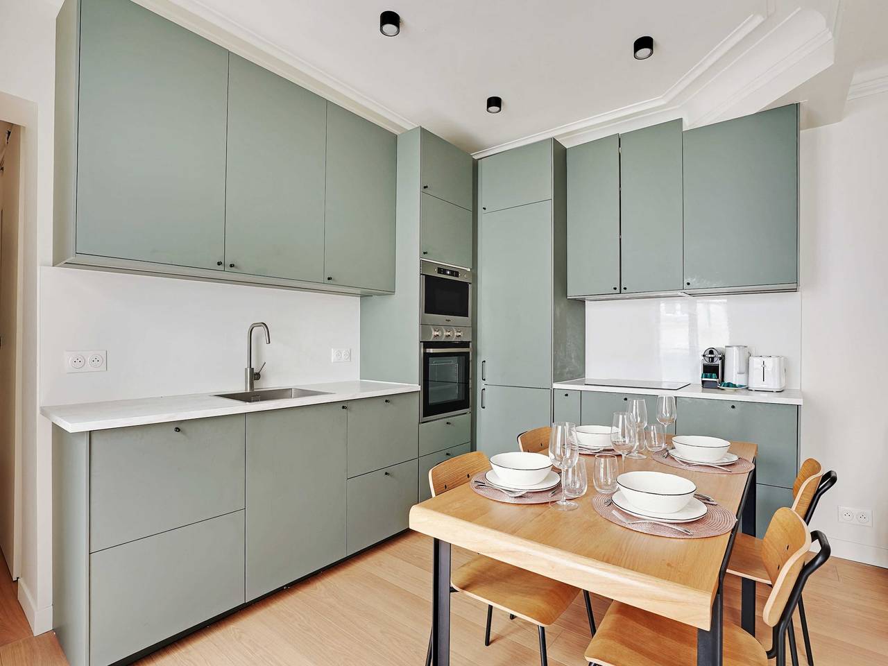 Cały apartament, Autentyczne mieszkanie - 3Br/8P - Clignancourt in Paryż, Île-de-France
