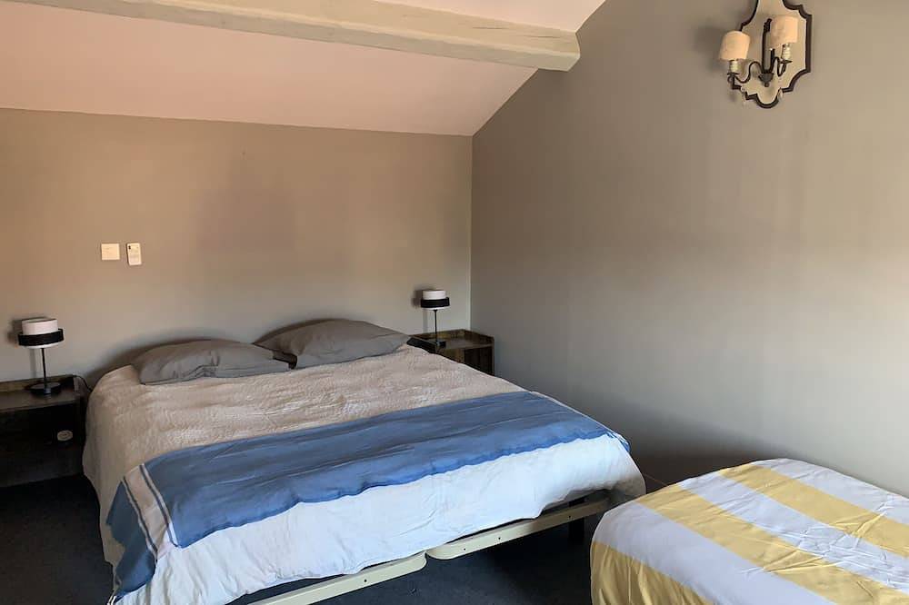 Feriehus for 9 personer med terrasse in Le Brusc, Middelhavskysten (Frankrig)