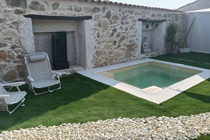 Gîte pour 7 personnes, avec Terrasse et Jardin à Calvarrasa de Abajo