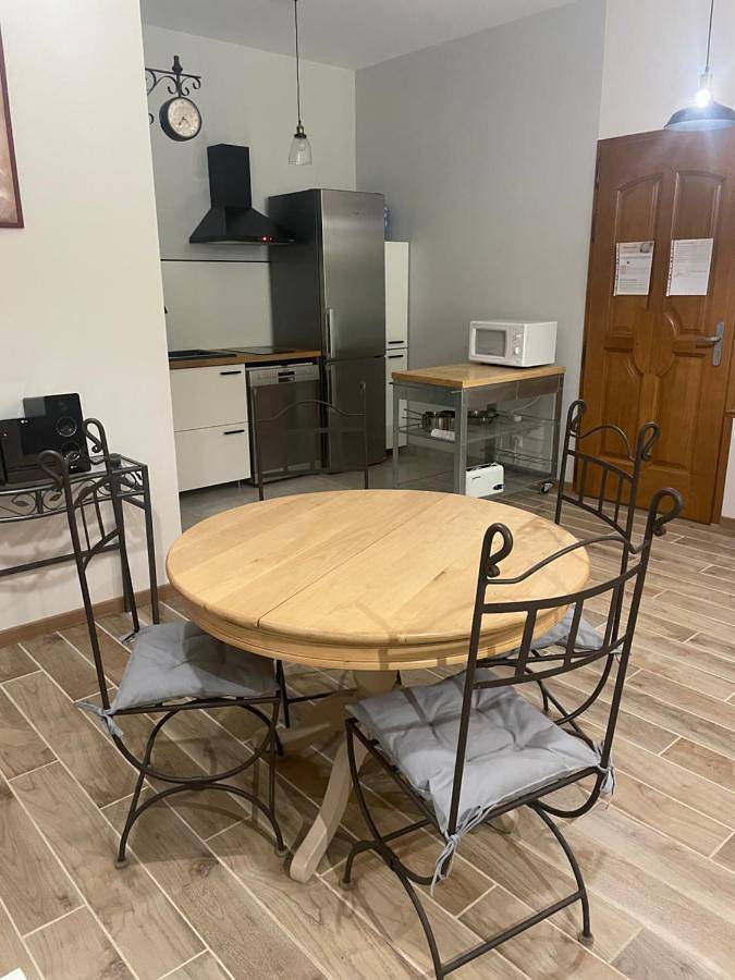 Gîte pour 4 personnes, avec jacuzzi et jardin à Bédarrides - 2