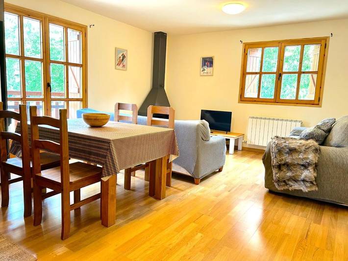 Apartamento de vacaciones para 4 personas, con balcón, Se admiten mascotas en Pallars Sobirà
