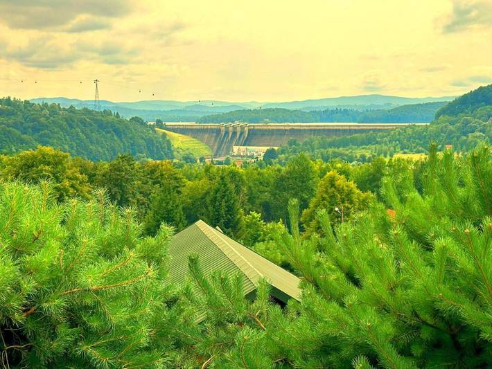 Domek letniskowy dla 2 osób, z widok i taras oraz ogród w Solina