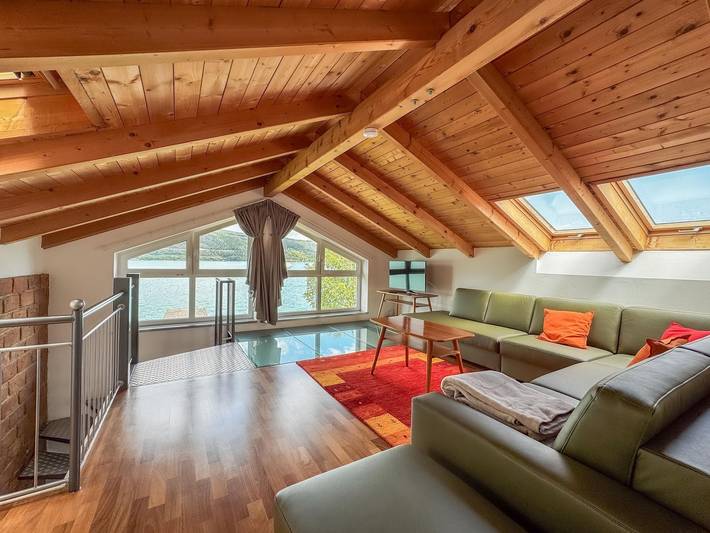 Ferienhaus für 6 Personen, mit Balkon und Terrasse sowie Garten und Seeblick in Klagenfurt-Land