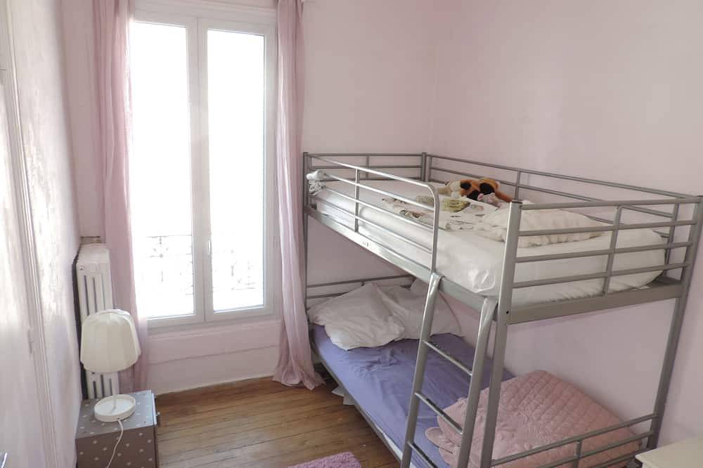 Hermosa casa antigua de 110 metros cuadrados en la puerta de París in Fontenay-sous-Bois, Valle del Marne