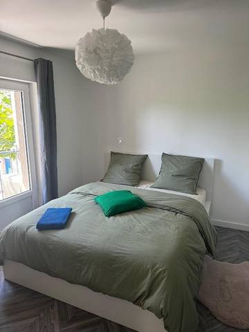 Gîte pour 2 personnes, avec vue et terrasse à Alba-la-Romaine