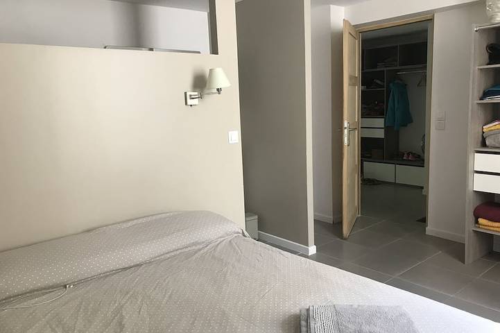 Ganze Wohnung, F3 Renoviert Klimatisiert Stadtzentrum Angelhafenansicht in La Côte Vermeille, Port-Vendres