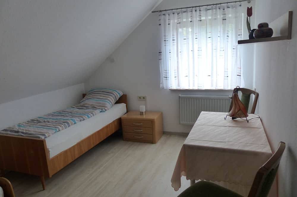 Ganze Wohnung, Ferienwohnung in ruhiger, sonniger Lage mit traumhafter Aussicht in Alpirsbach, Mittlerer Schwarzwald