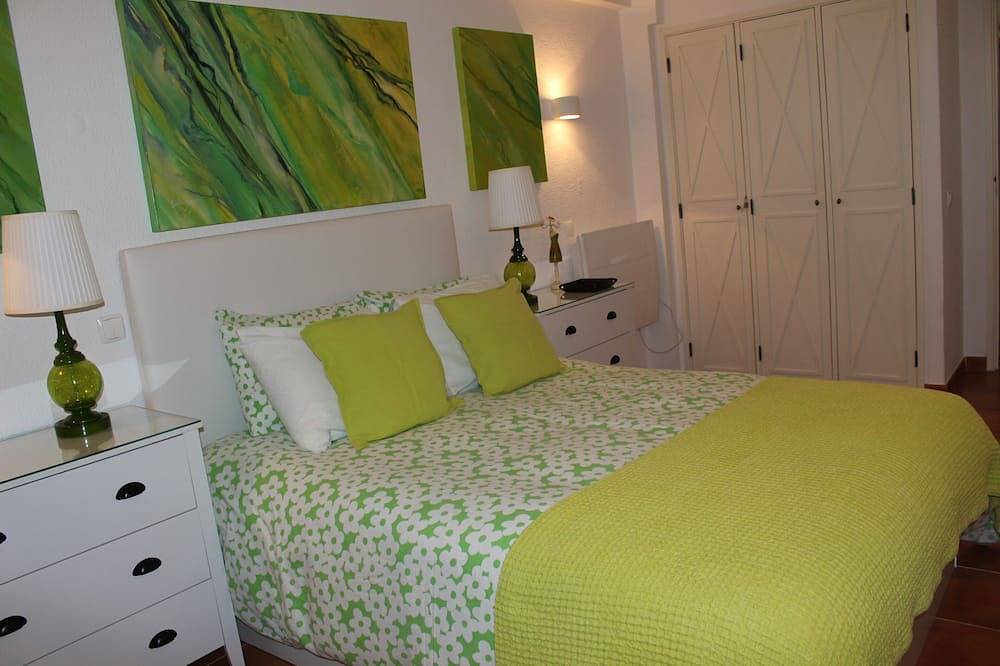 Ganze Wohnung, Rose's House, um den Strand und die Stadt Lissabon zu genießen in Halbinsel von Setúbal