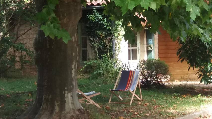 Gîte pour 12 personnes, avec terrasse et jardin, animaux acceptés