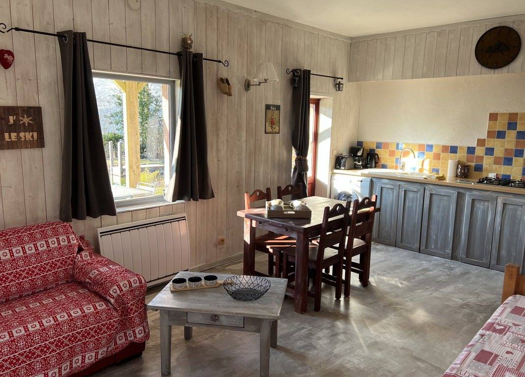 La Jument Verte - Les Vaches, Gîte 6 pers. meublé de tourisme 3* in Trévignin, Région de Chambéry