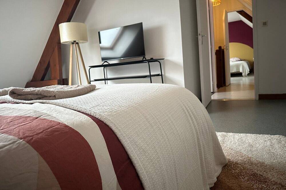 Maison Seventies, climatisée, parking privé in Chablis, Région d'Auxerre