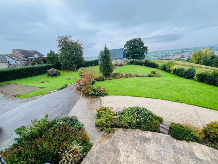 Location de vacances pour 15 personnes, avec terrasse et jardin dans Valdallière - 2